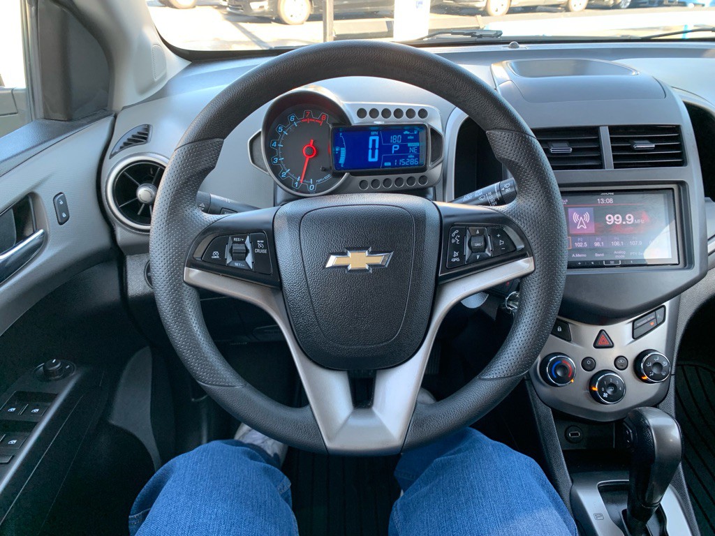 2016 Chevrolet Sonic Image 16