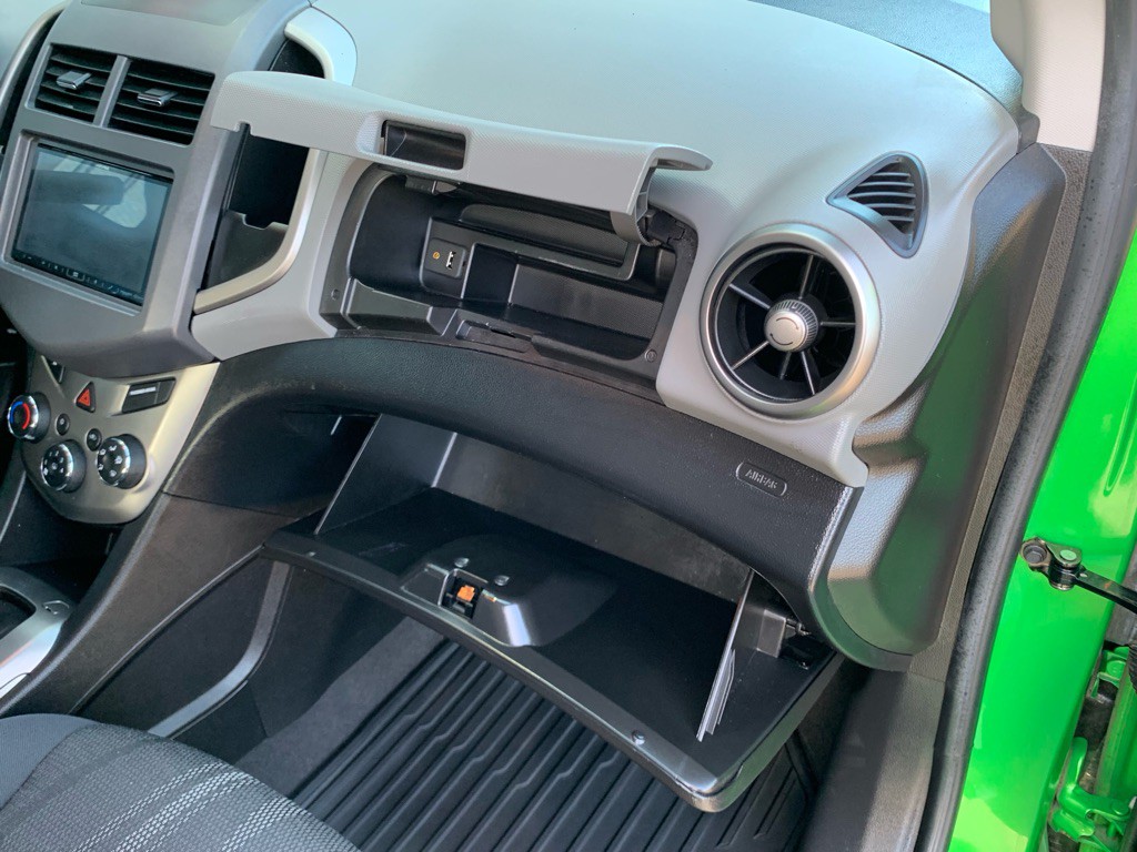 2016 Chevrolet Sonic Image 25