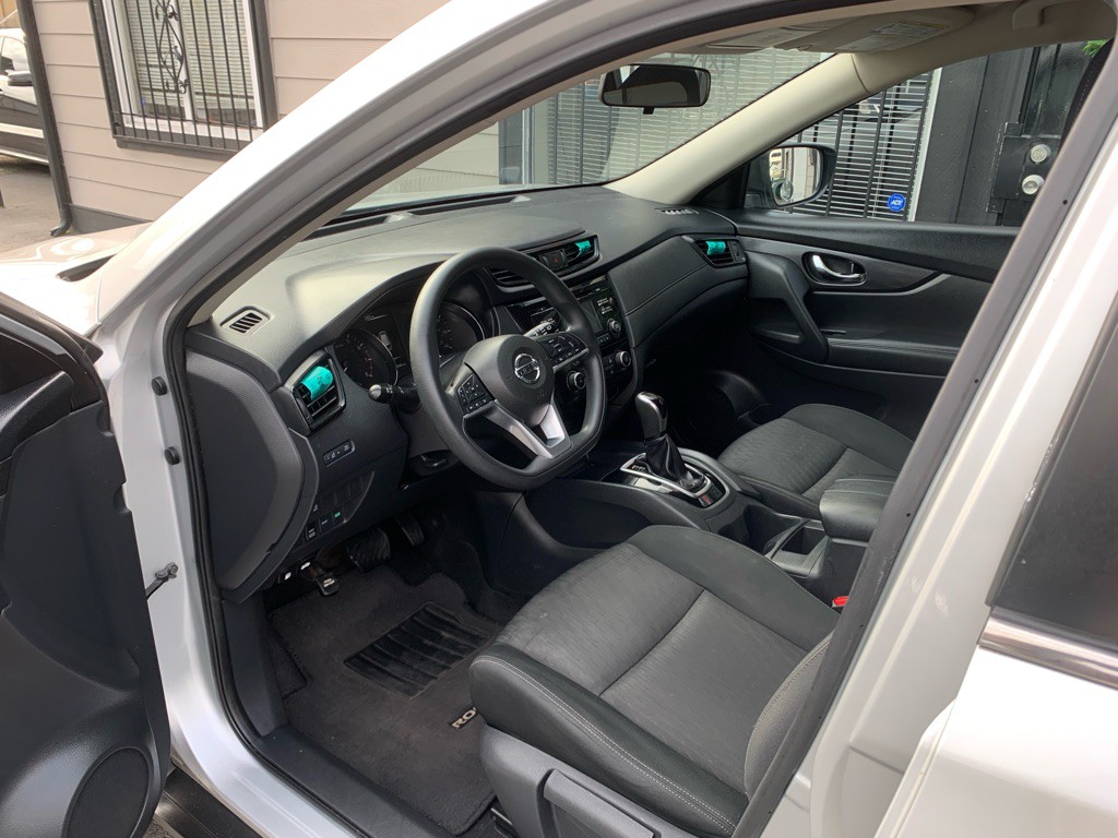 2017 Nissan Rogue Image 9