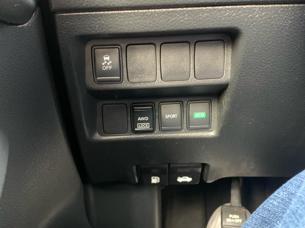 2017 Nissan Rogue Image 10