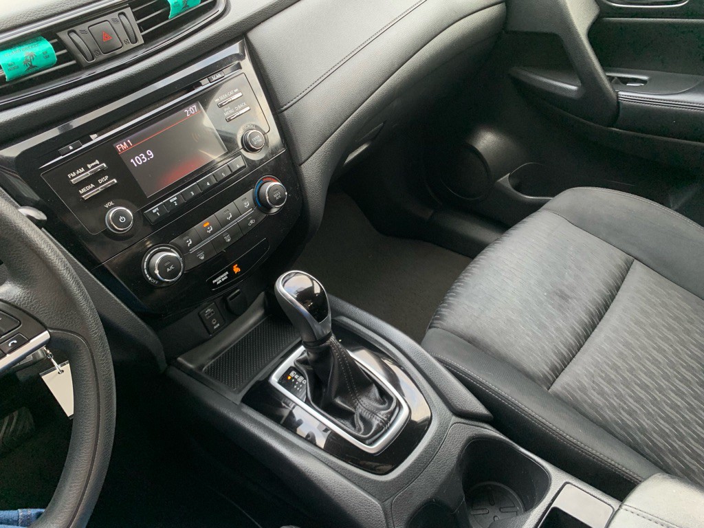 2017 Nissan Rogue Image 16