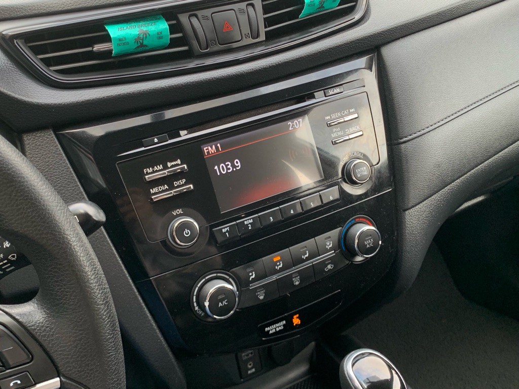 2017 Nissan Rogue Image 17