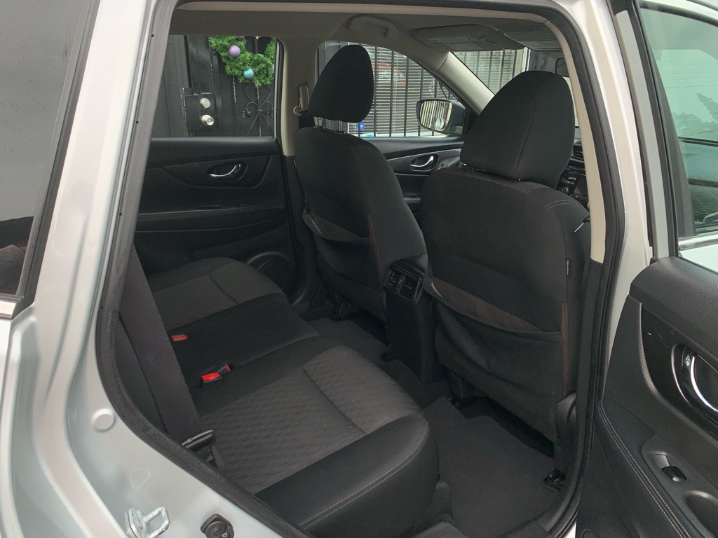 2017 Nissan Rogue Image 21