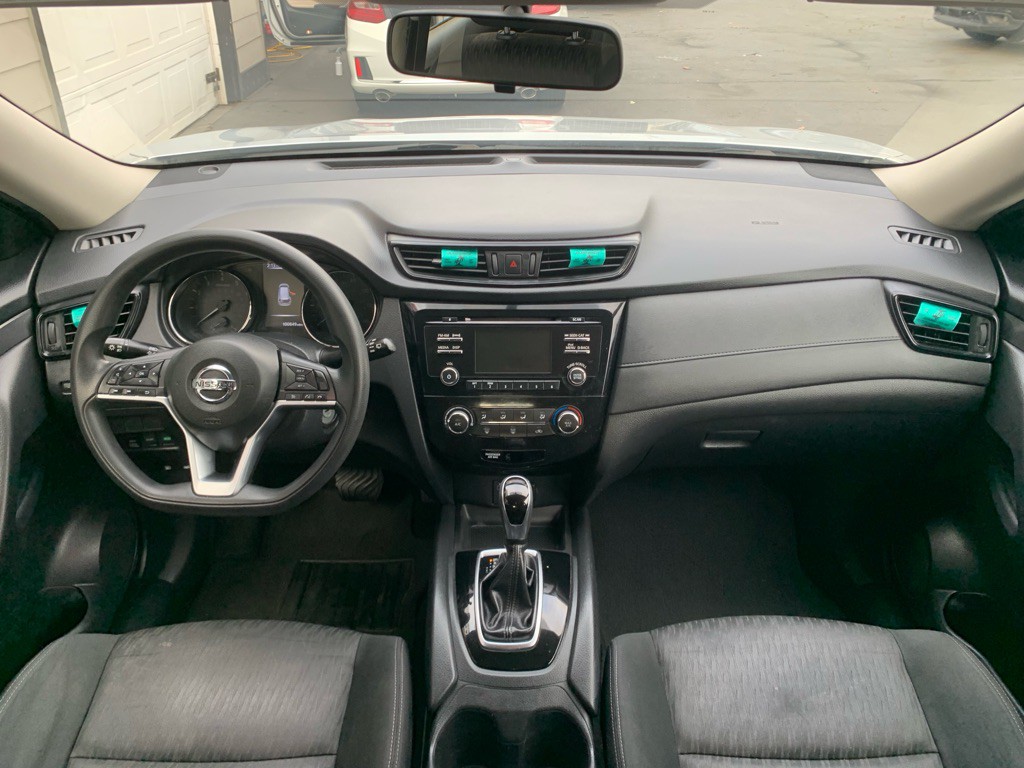 2017 Nissan Rogue Image 16