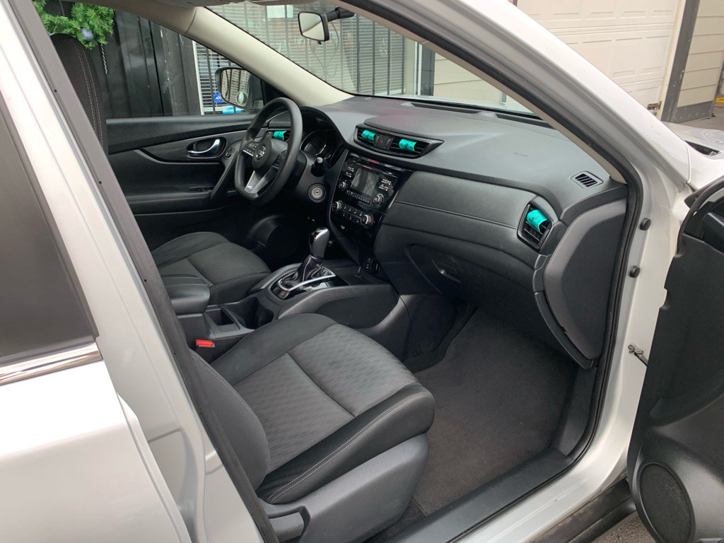 2017 Nissan Rogue Image 24