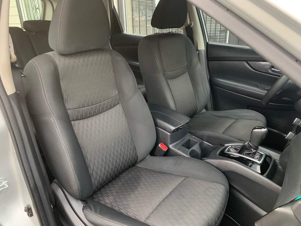 2017 Nissan Rogue Image 25