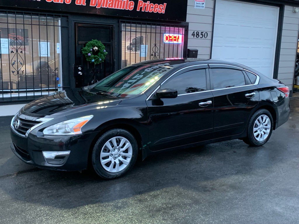 2015 Nissan Altima Image 1