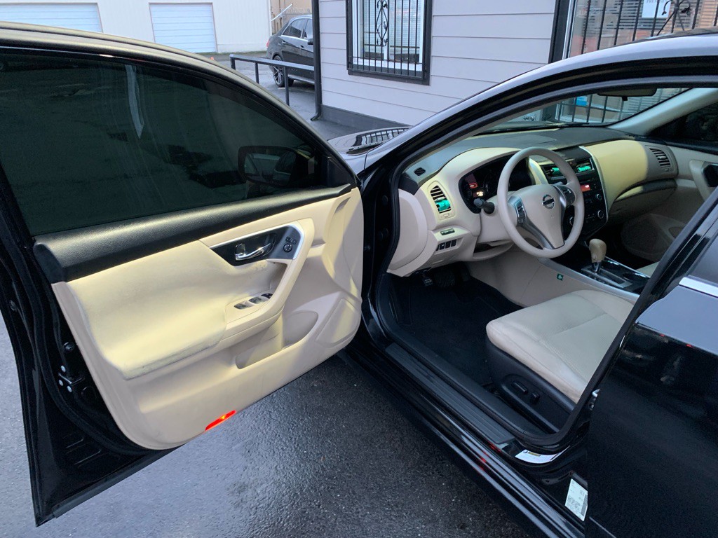 2015 Nissan Altima Image 9