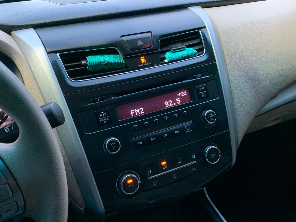 2015 Nissan Altima Image 19