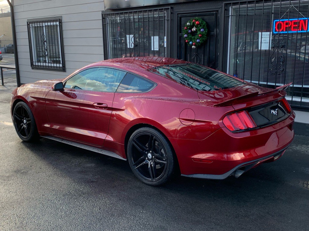 2017 Ford Mustang Image 3