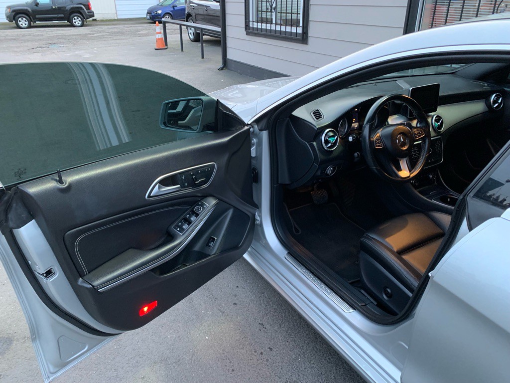 2016 Mercedes-Benz CLA-Class Image 9