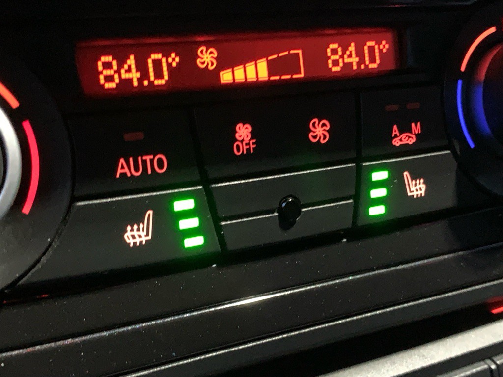 2014 BMW X1 Image 22