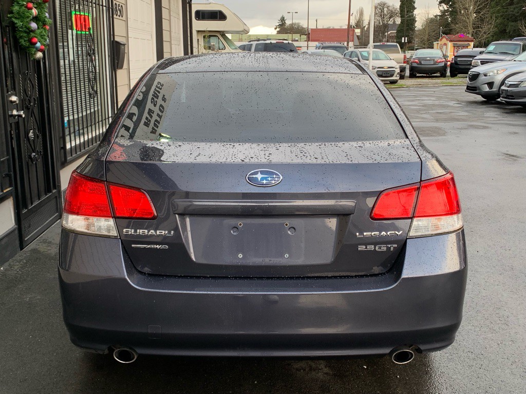 2010 Subaru Legacy Image 4