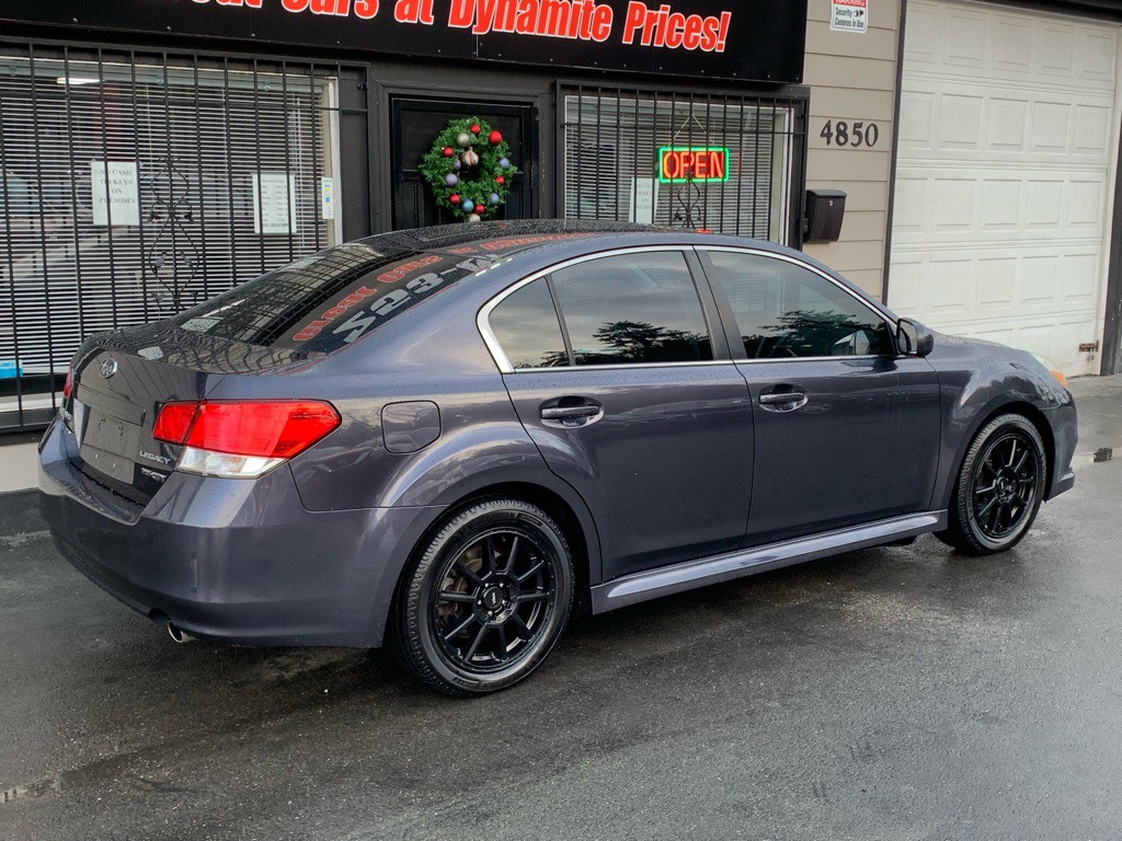 2010 Subaru Legacy Image 6