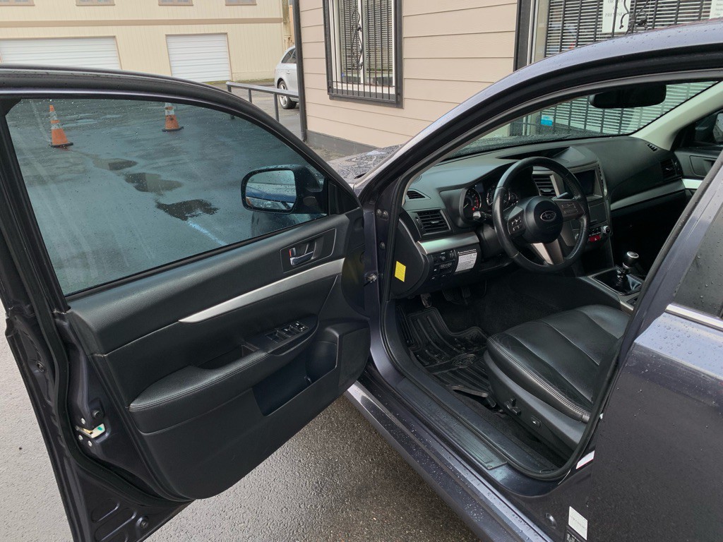 2010 Subaru Legacy Image 9