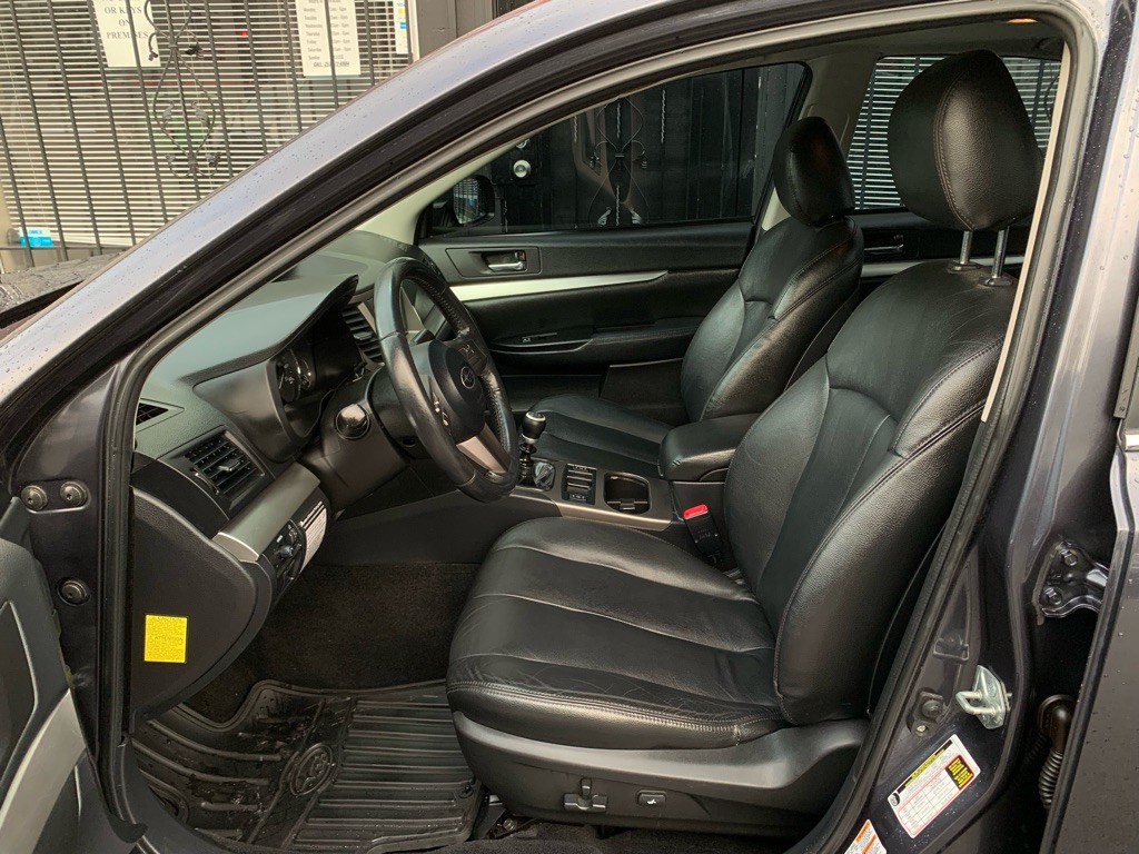 2010 Subaru Legacy Image 11