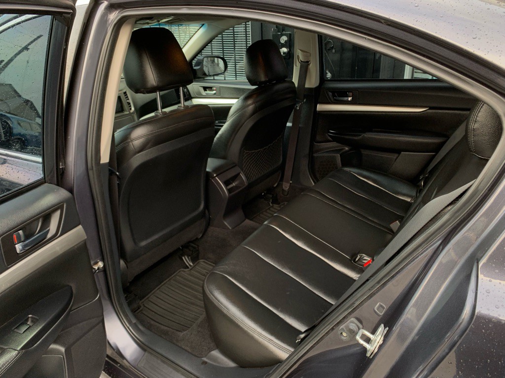 2010 Subaru Legacy Image 13
