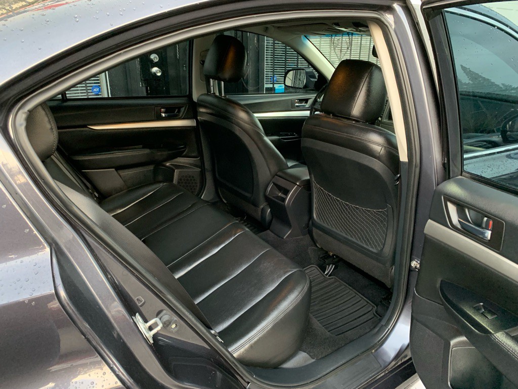 2010 Subaru Legacy Image 24