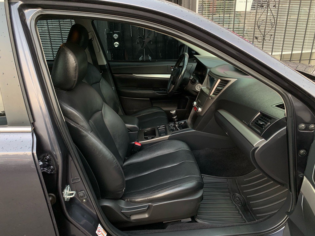 2010 Subaru Legacy Image 27