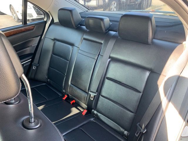 2014 Mercedes-Benz E-Class Image 17