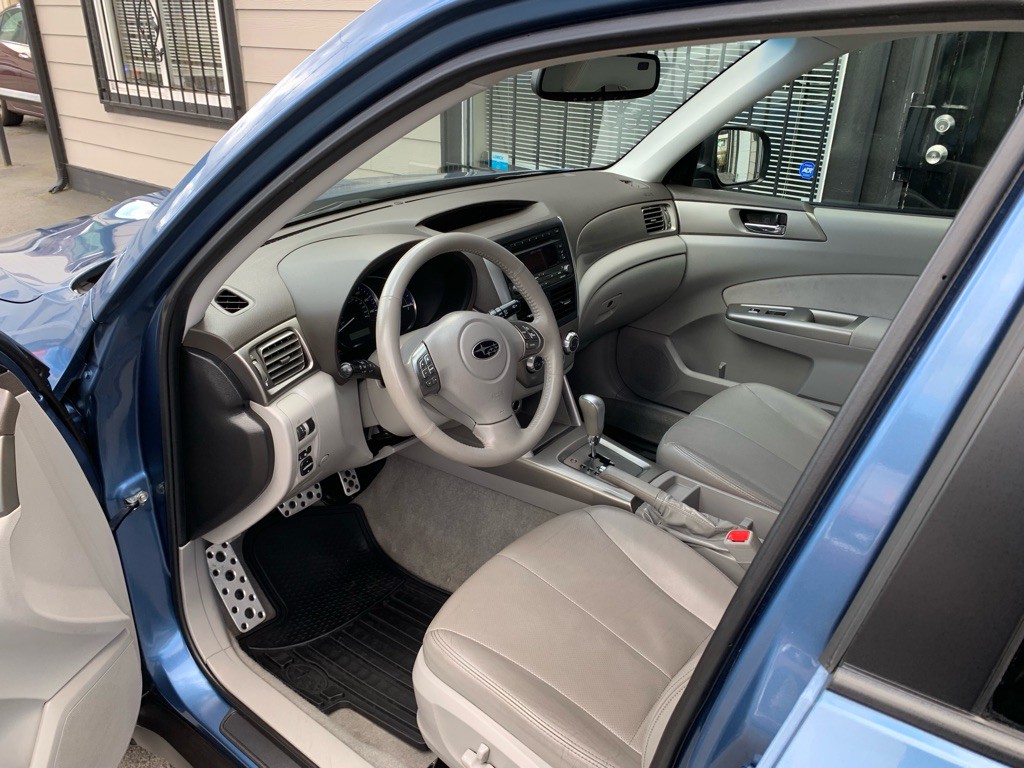 2010 Subaru Forester Image 10