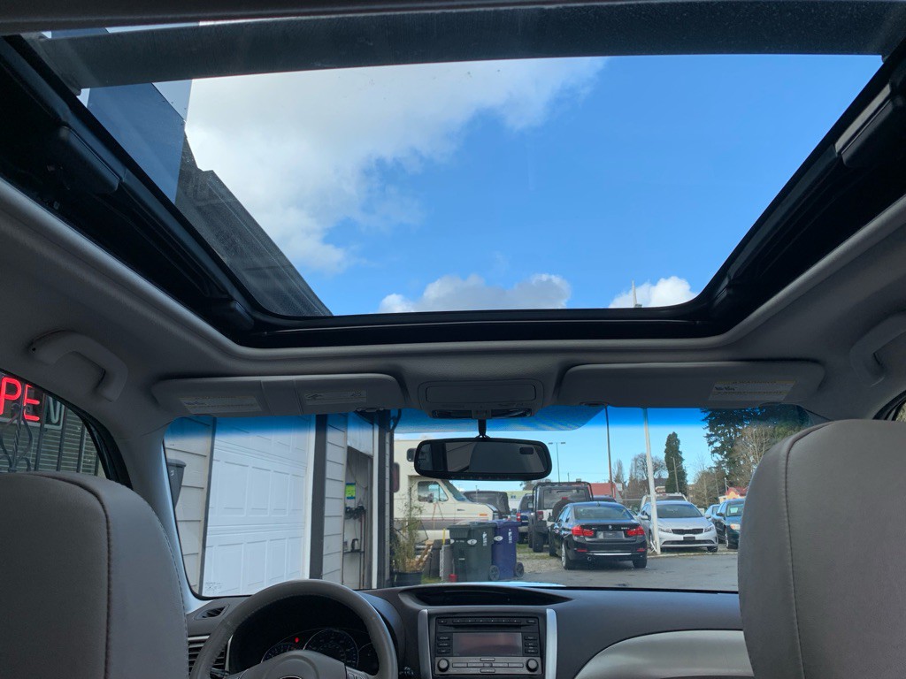 2010 Subaru Forester Image 17