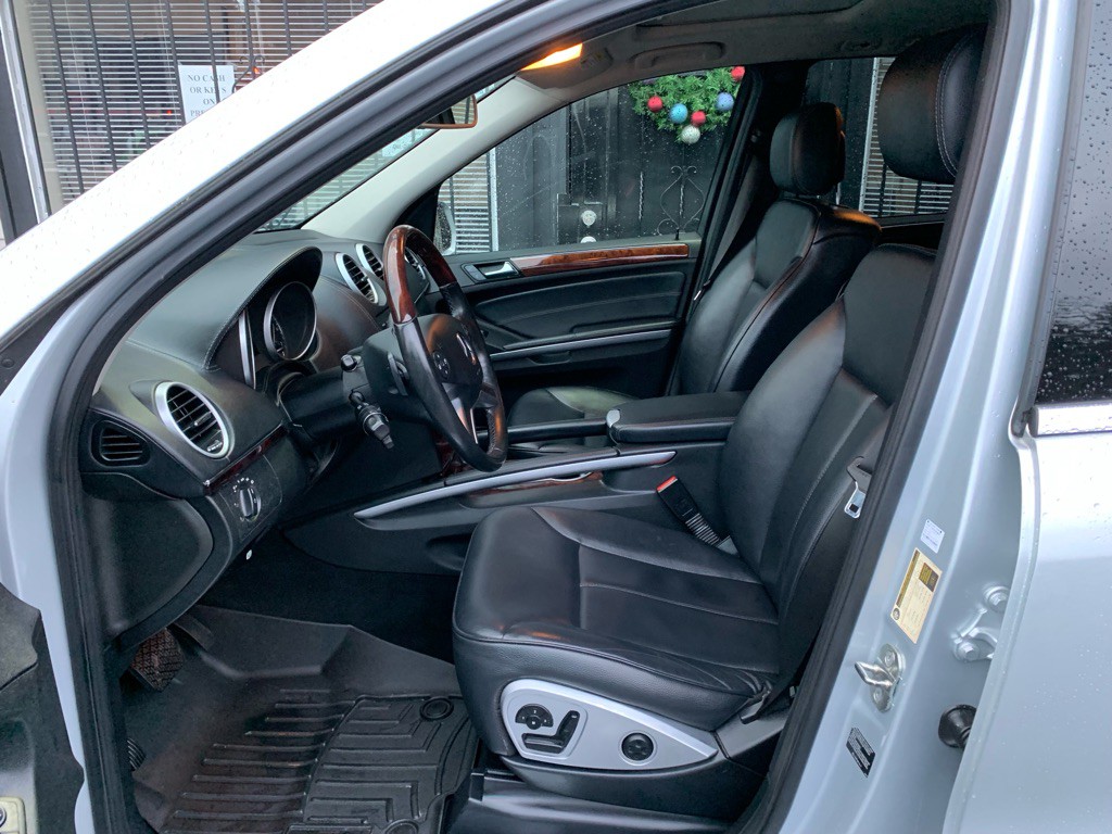 2010 Mercedes-Benz GL-Class Image 11