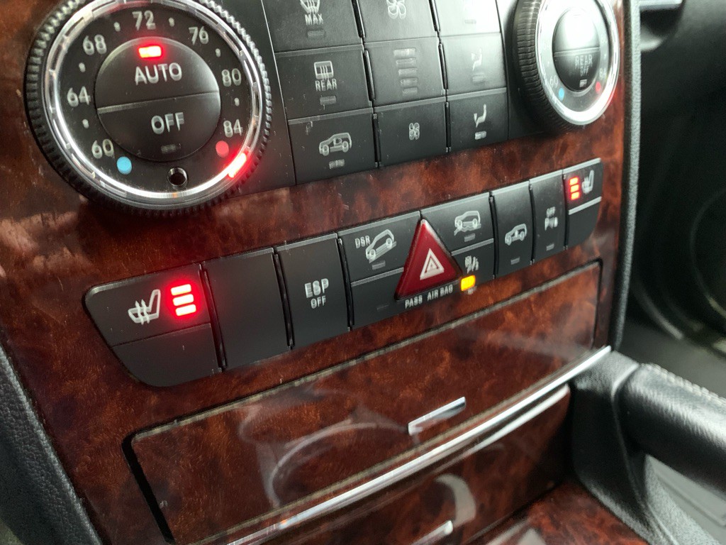 2010 Mercedes-Benz GL-Class Image 21