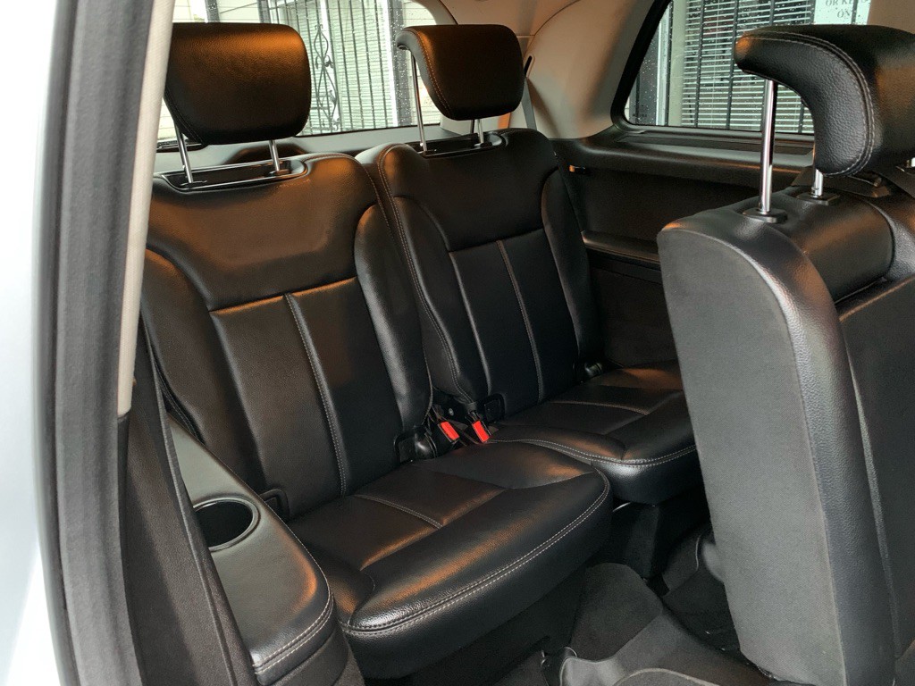 2010 Mercedes-Benz GL-Class Image 26