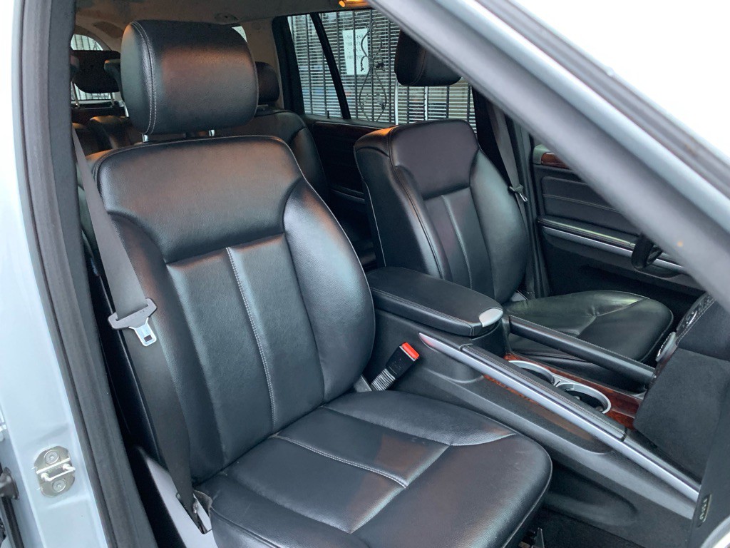 2010 Mercedes-Benz GL-Class Image 30