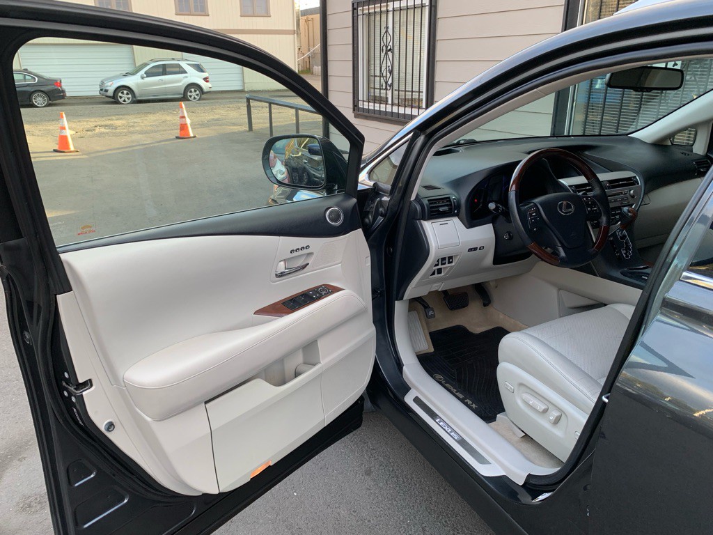 2011 Lexus RX Image 9