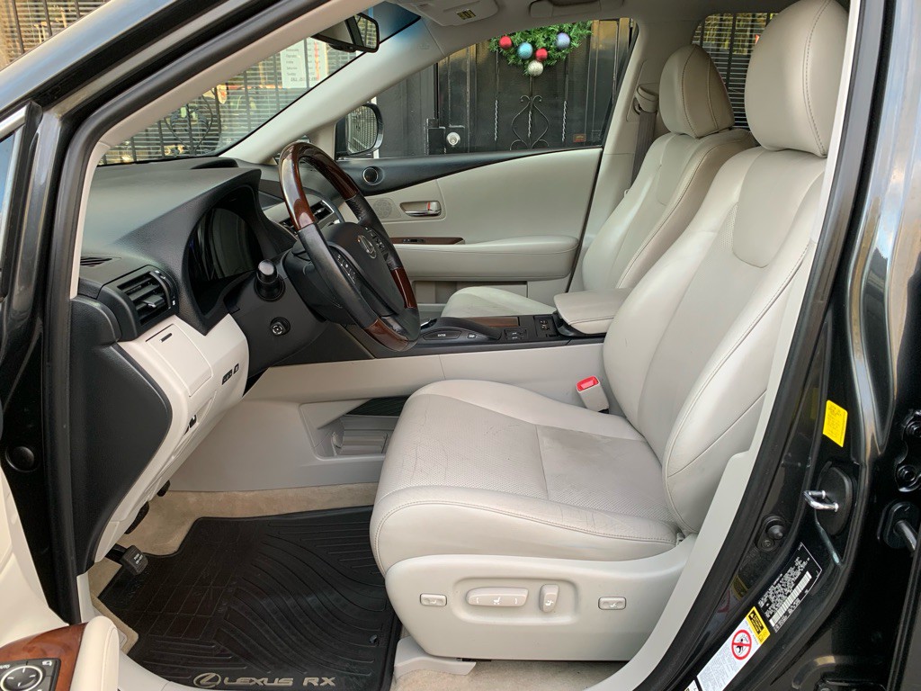 2011 Lexus RX Image 12
