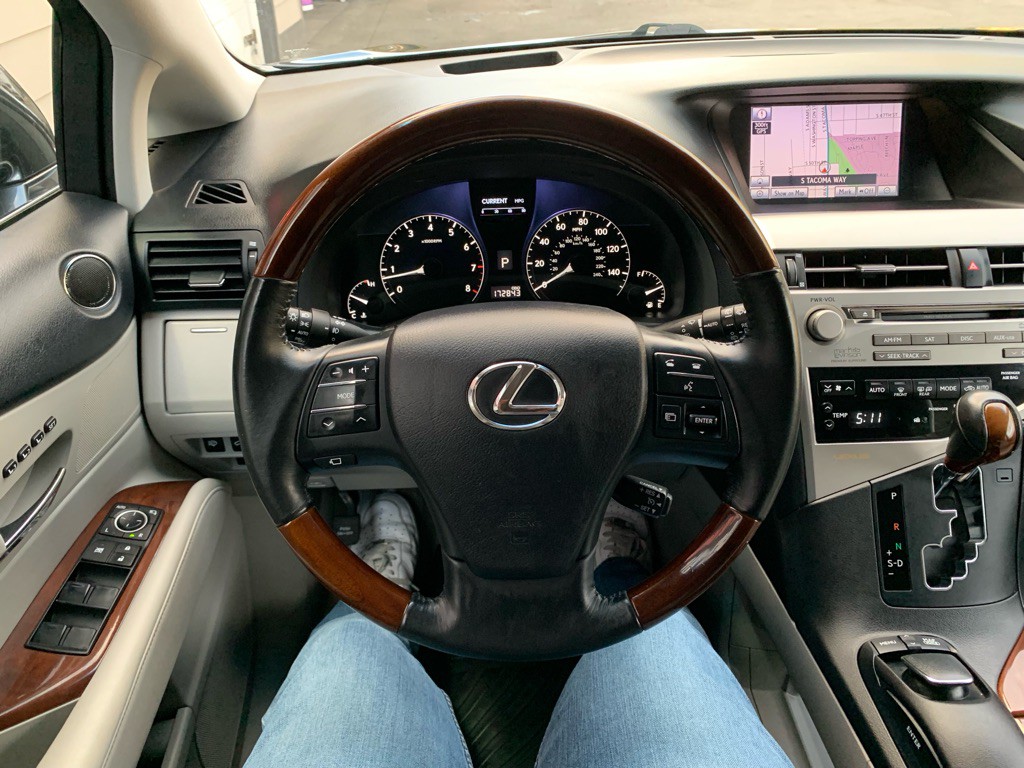 2011 Lexus RX Image 19