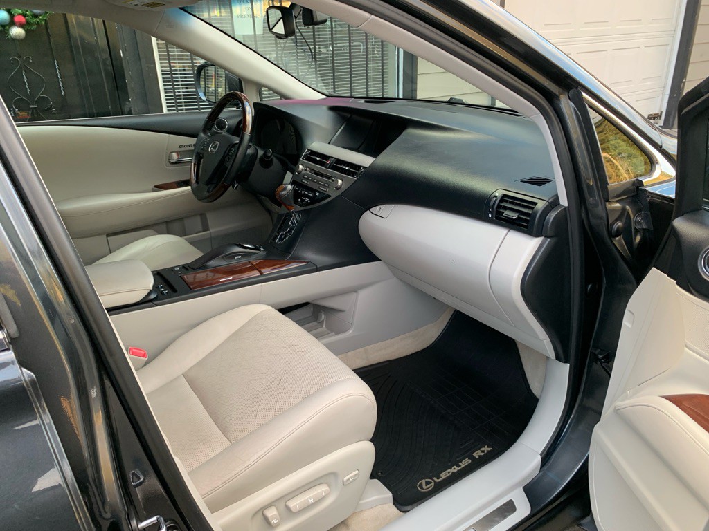 2011 Lexus RX Image 30
