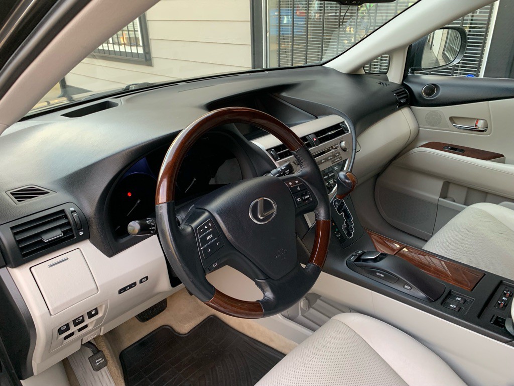 2011 Lexus RX Image 12