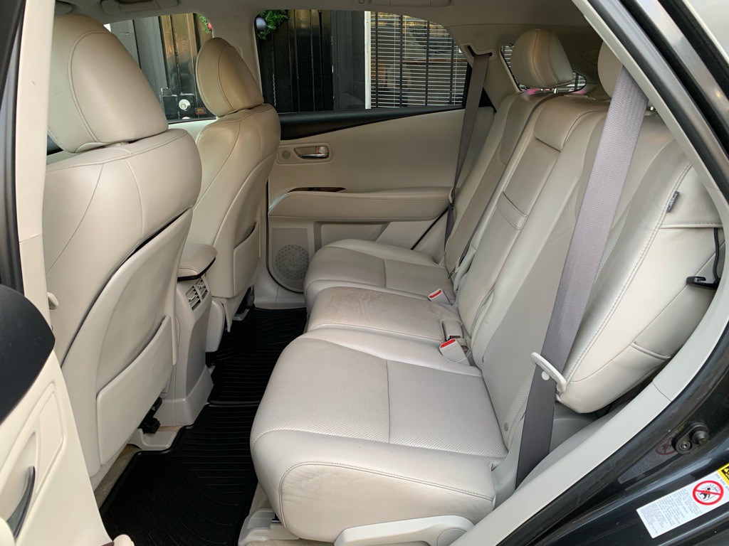 2011 Lexus RX Image 16