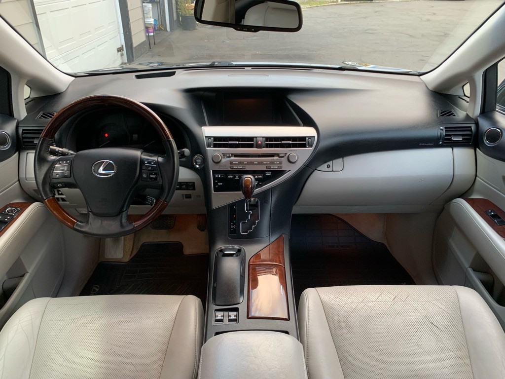 2011 Lexus RX Image 18