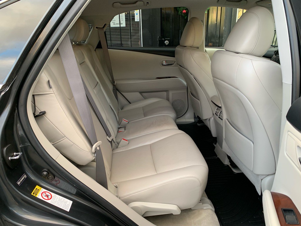 2011 Lexus RX Image 30