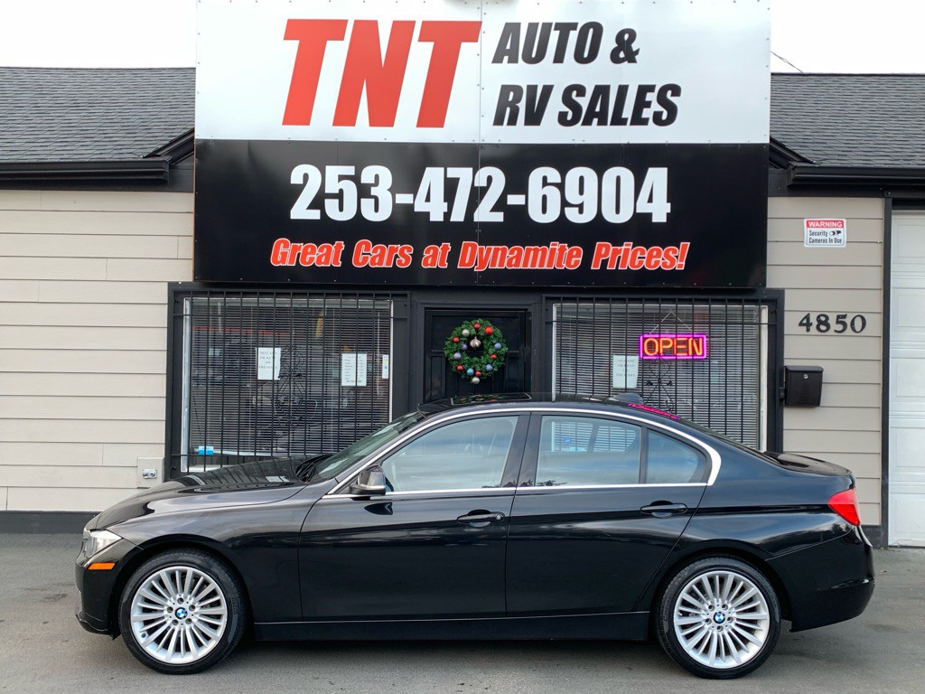 2014 BMW 3 Series Image 2