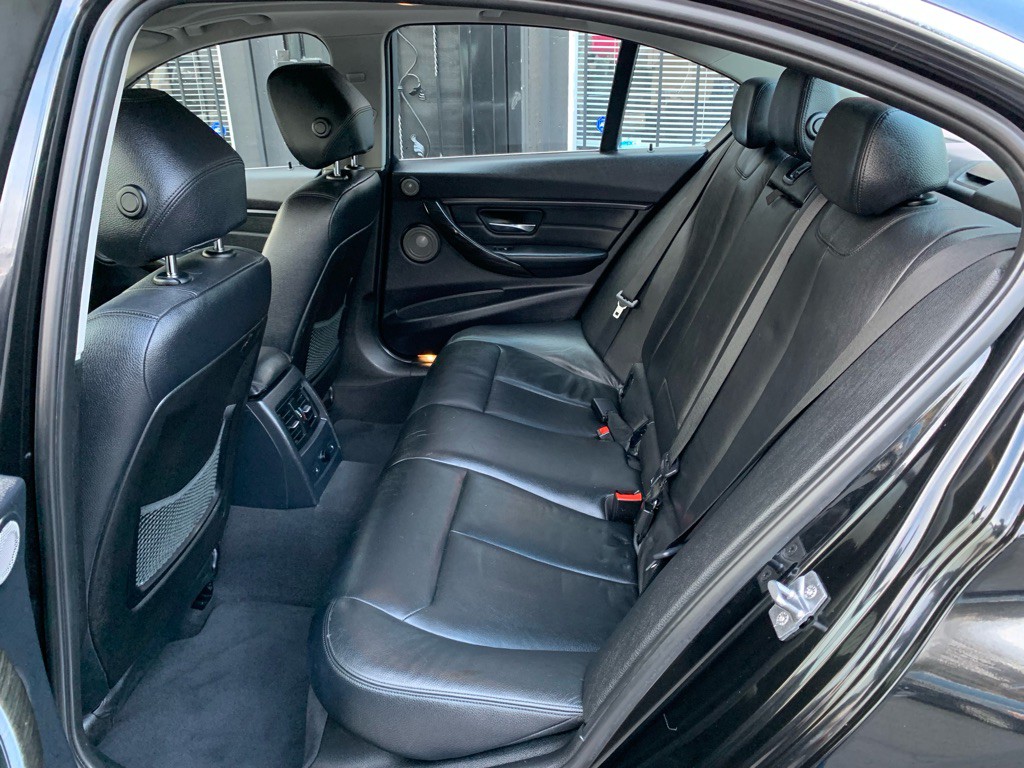 2014 BMW 3 Series Image 16