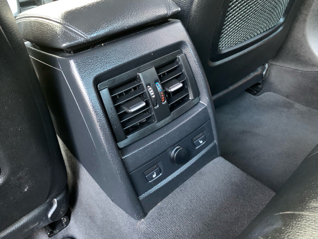 2014 BMW 3 Series Image 17