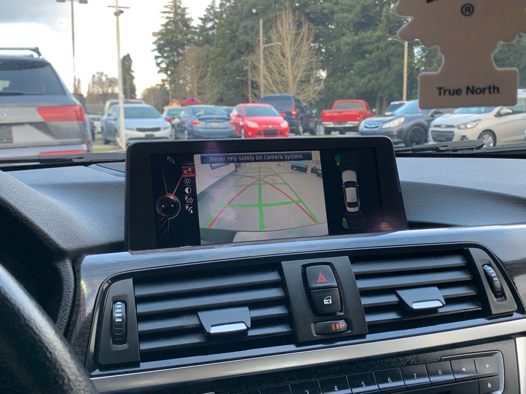 2014 BMW 3 Series Image 24