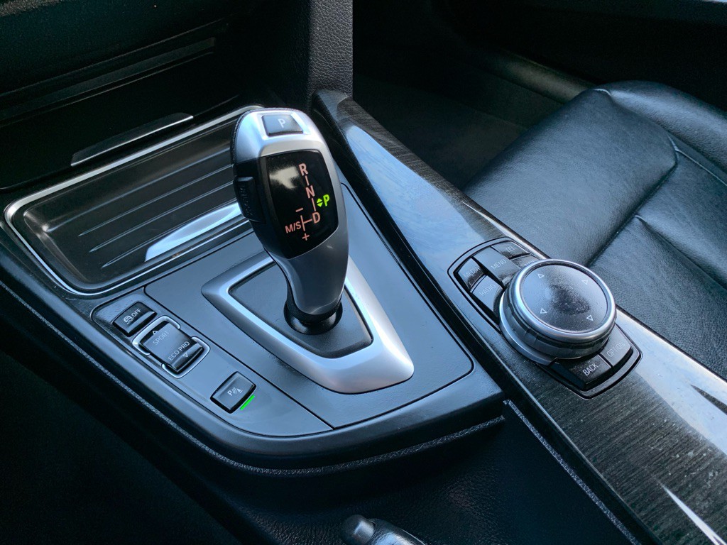 2014 BMW 3 Series Image 27