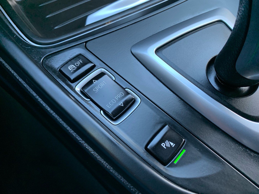 2014 BMW 3 Series Image 28