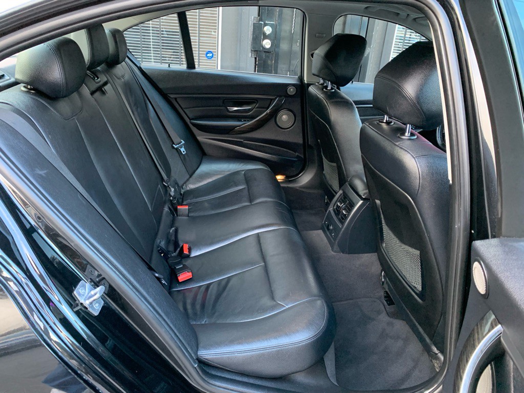 2014 BMW 3 Series Image 31