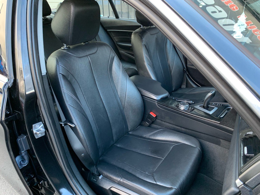 2014 BMW 3 Series Image 33