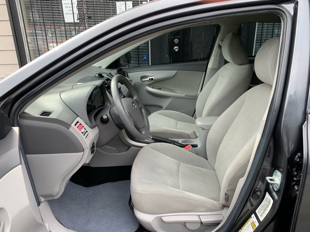 2010 Toyota Corolla Image 11