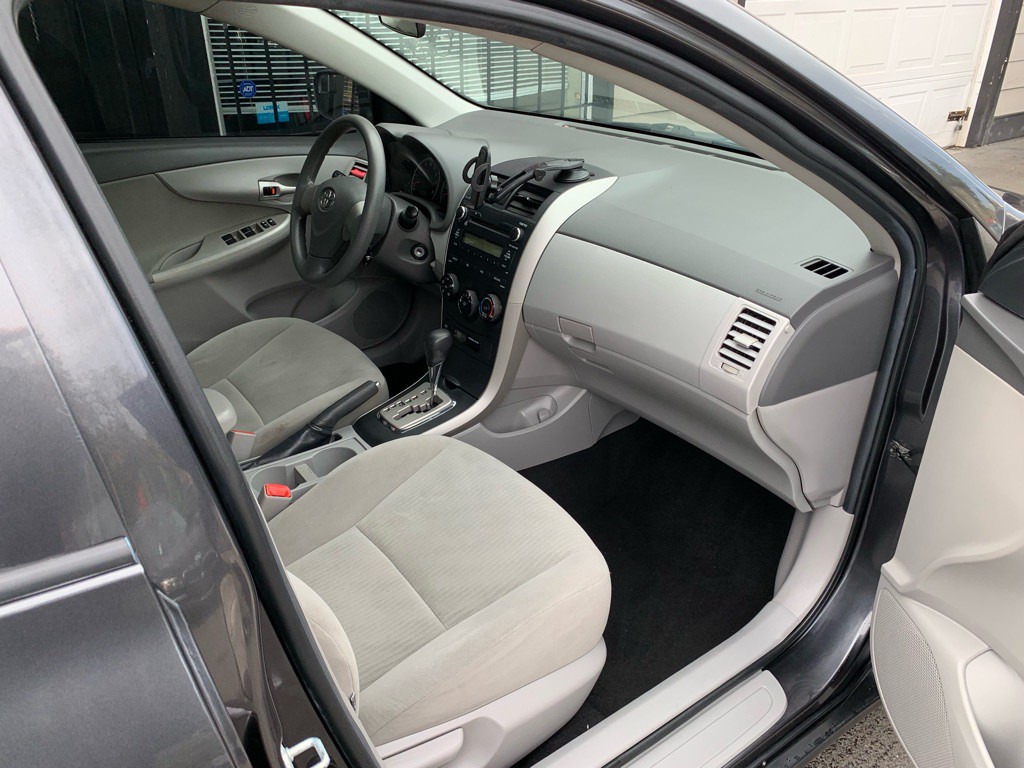 2010 Toyota Corolla Image 24