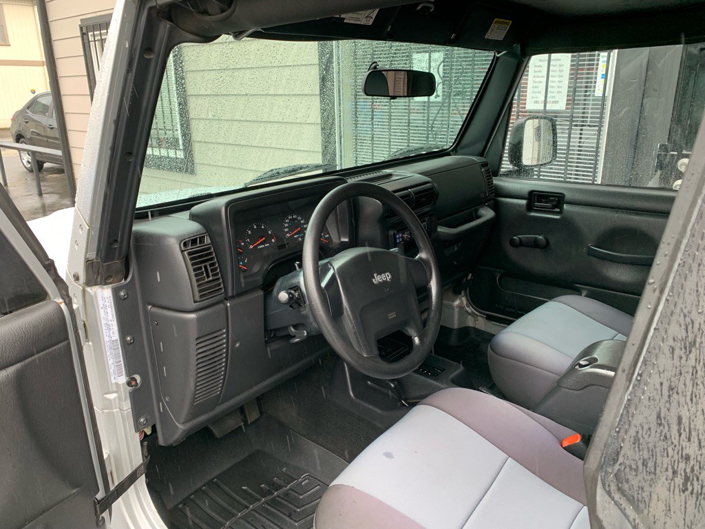 2004 Jeep Wrangler Image 9