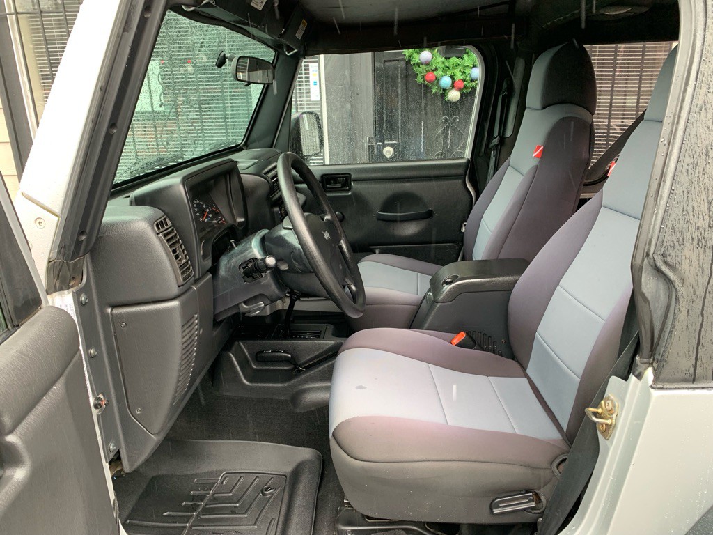 2004 Jeep Wrangler Image 10